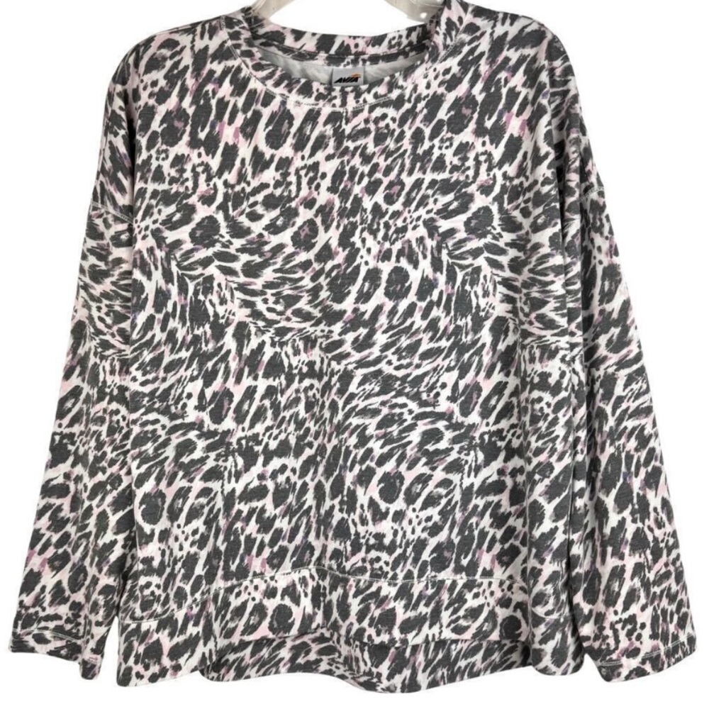 Avia Tee Shirt Women's XXXL Gray White Pink Cheetah Print L Sleeves Hi-Lo hem.